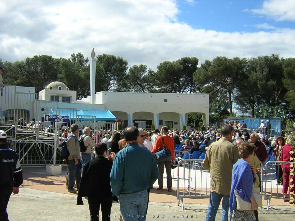 NIMES JEUDI 05 MAI 2005 ELISABETH ASENCIO 009.JPG